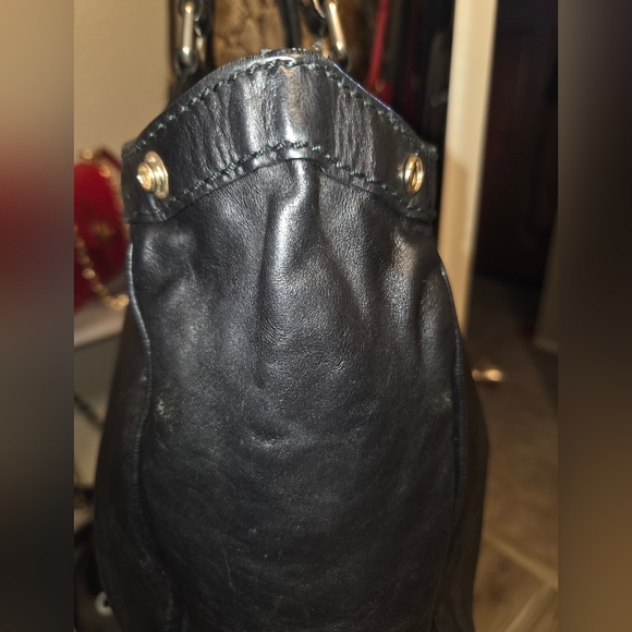 Gucci Sukey Black Leather Hobo Shoulder Bag with Gold Hardware - Picture 12 of 13